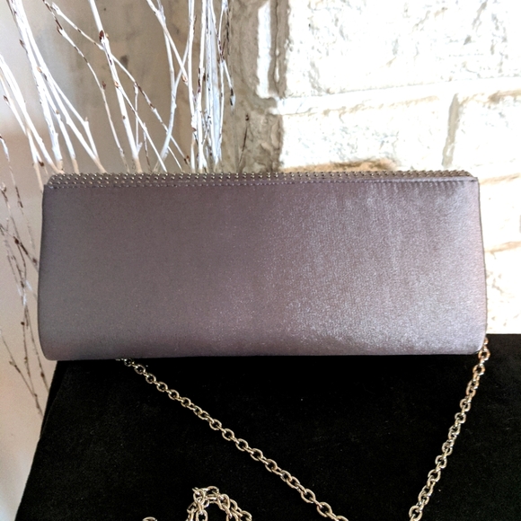 Mis deLuca clutch with long chain - Picture 2 of 3